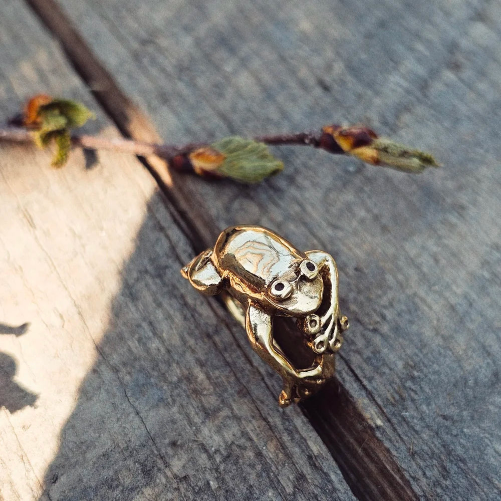 Brass Frog Animal Ring