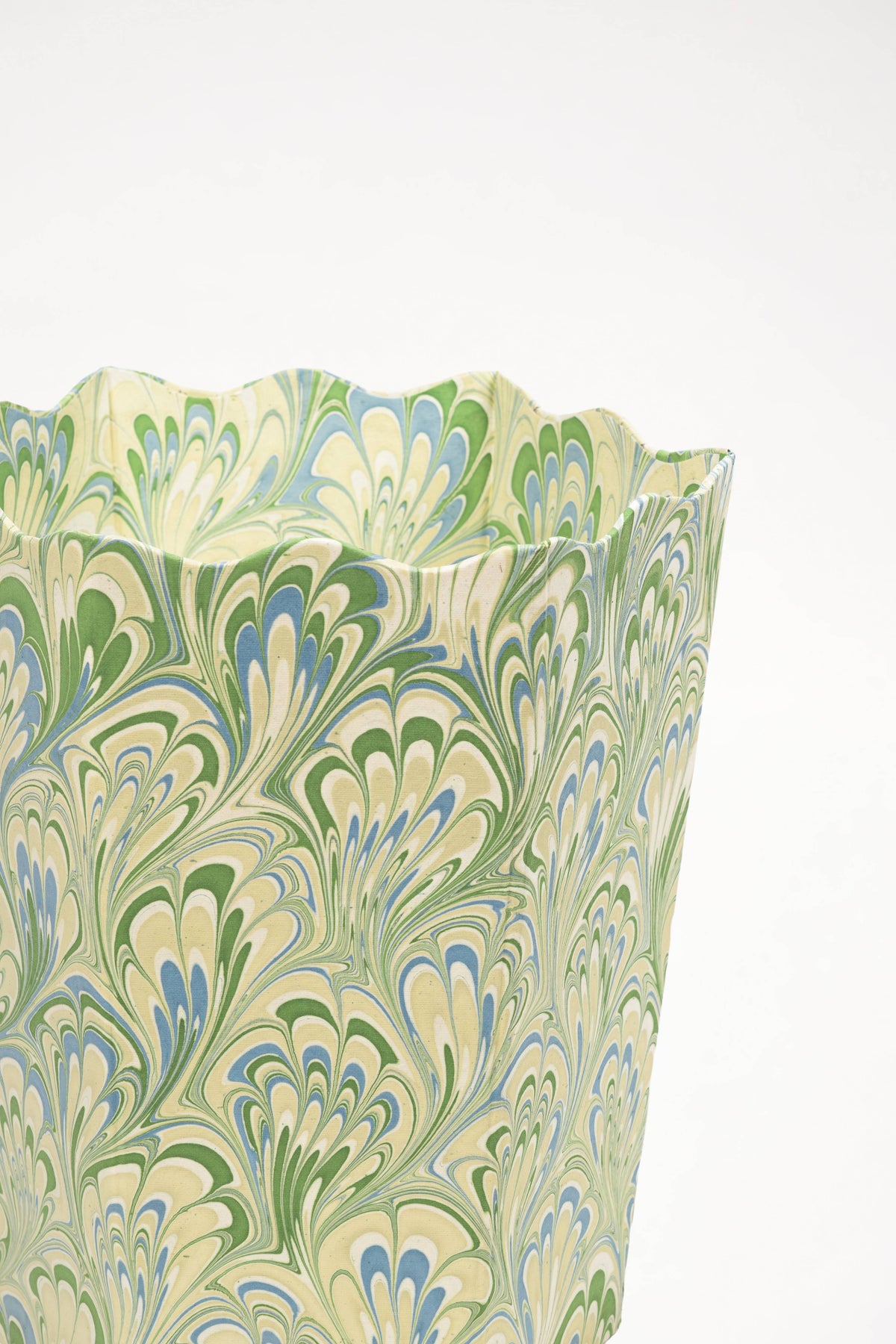 Hand-Marbled Scallop Waste Bin