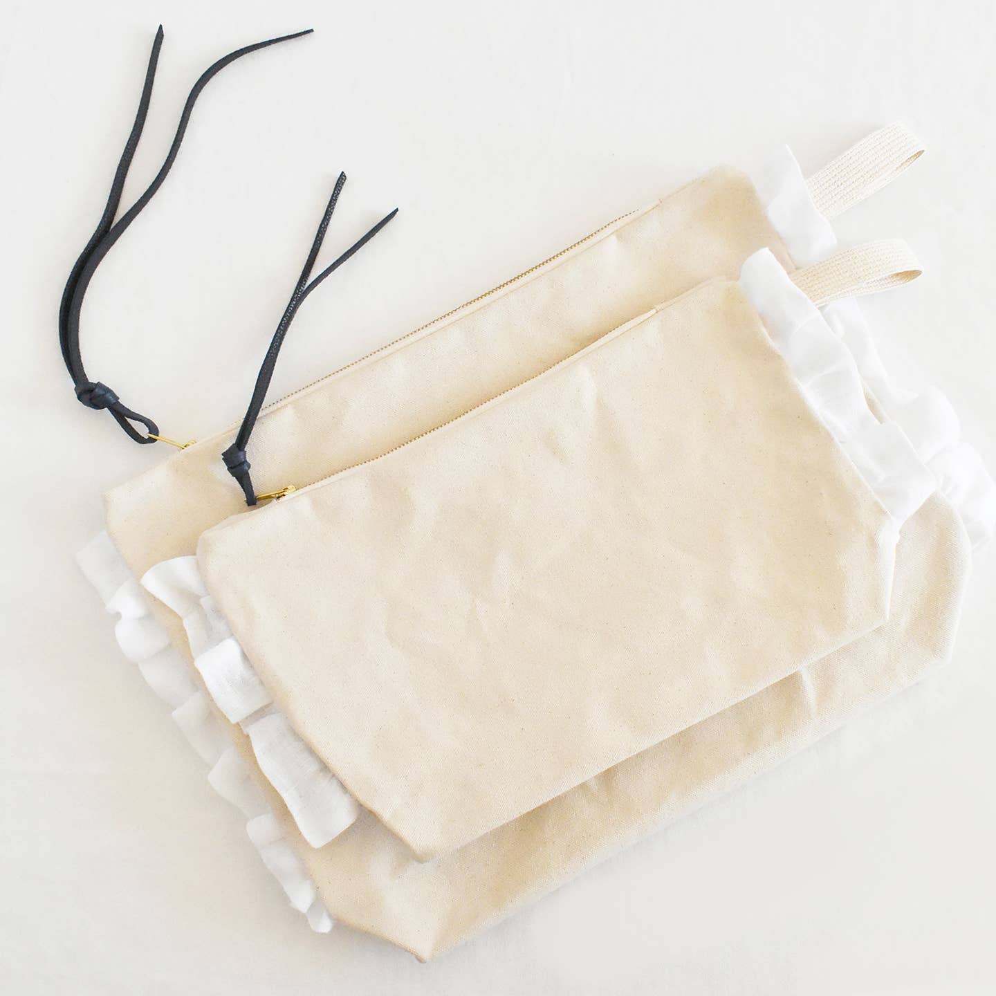 Ruffle Cotton Zipper Pouch