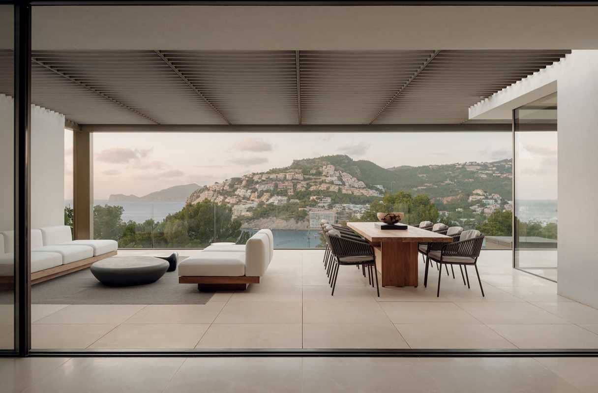 Contemporary Beach Houses