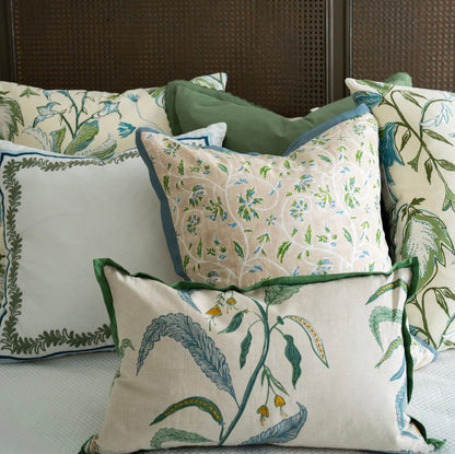 Marguerite Verde Pillow