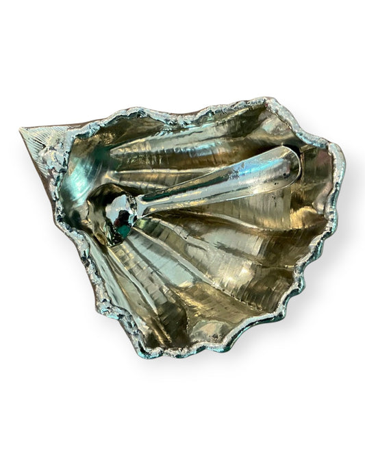 Oyster Shell Salt & Pepper Well