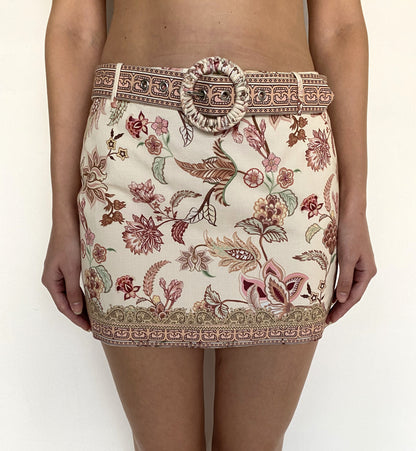 MINI SKIRT WITH BUCKLE BELT