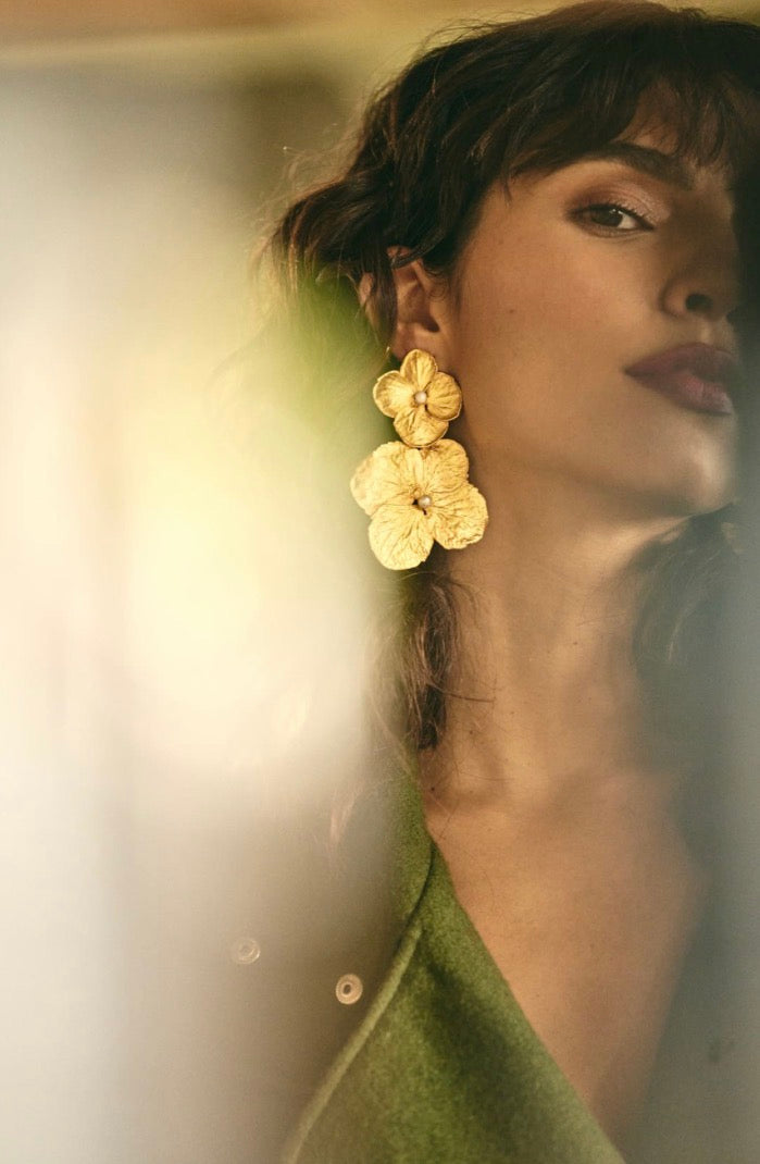 Double Hydrangea and Pearl Earrings