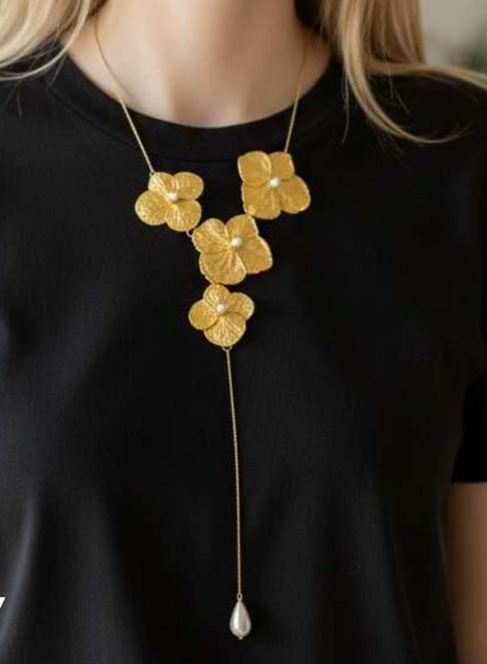 Hydrangea and Pearls Necklace